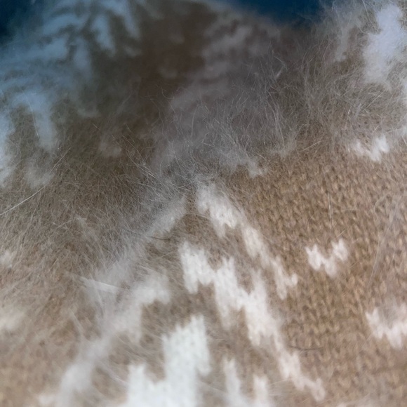 Women’s soft holiday sweater - Picture 4 of 4